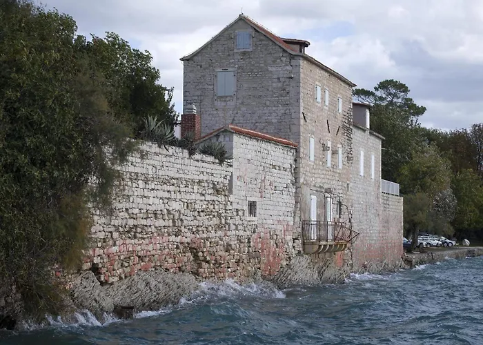 By Osibov, Diamondfish Каштела